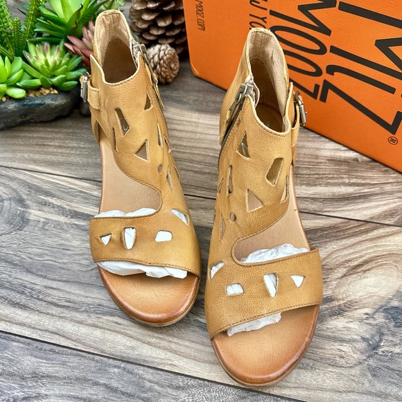 NIB Miz Mooz Current 38 7.5-8 Tan Leather Open Toe Cutout Heeled Sandal Wheat - Picture 2 of 12